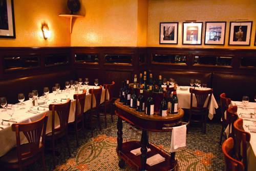 The Belden-Stratford Chicago Exterior photo
